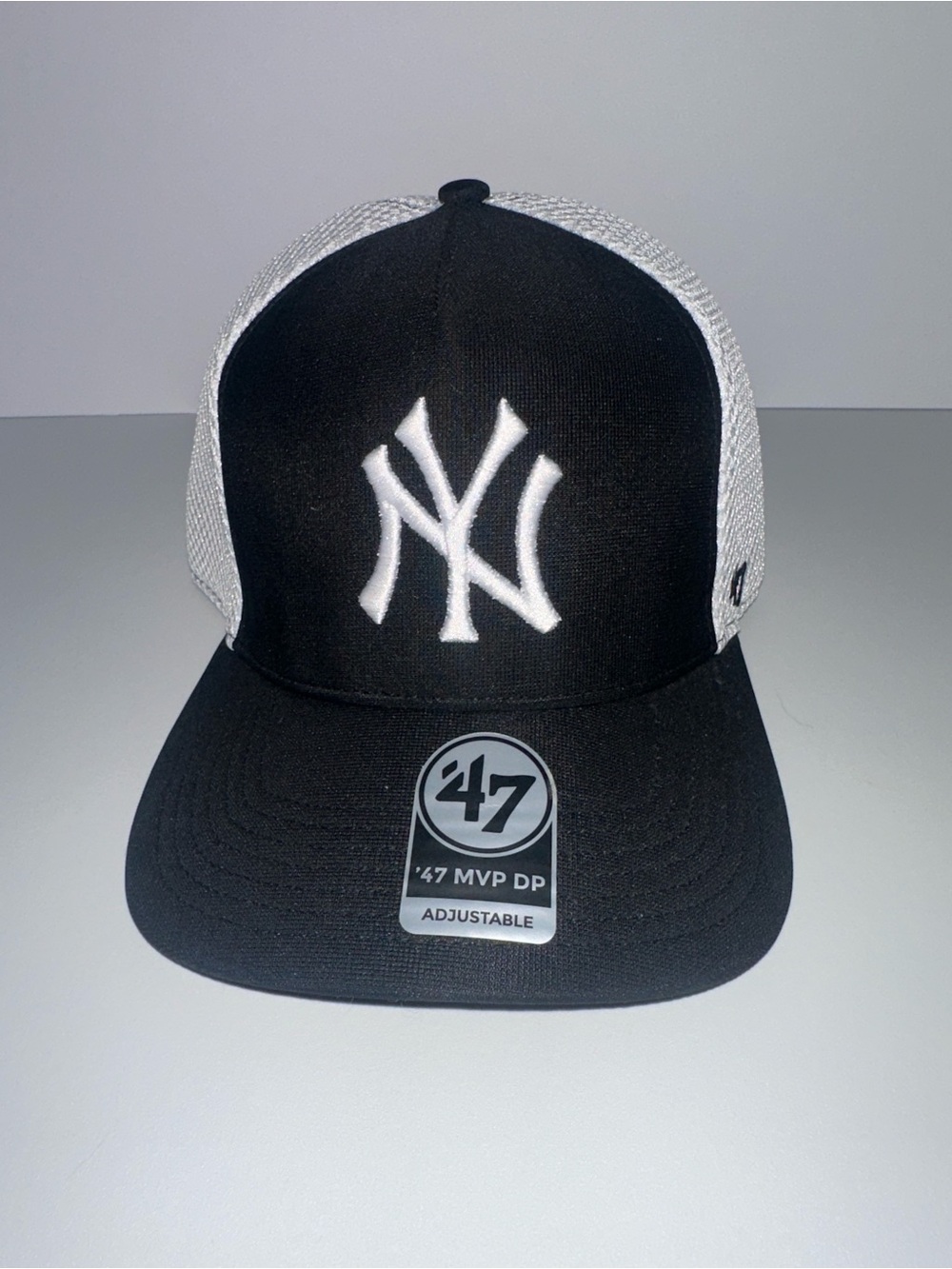 47 Kids New York Yankees Black & White Mesh Trucker Hat